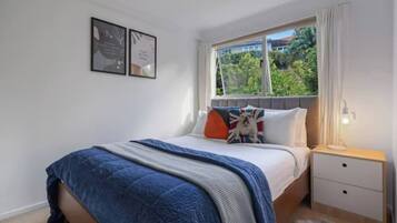 2 bedrooms, iron/ironing board, free WiFi, bed sheets