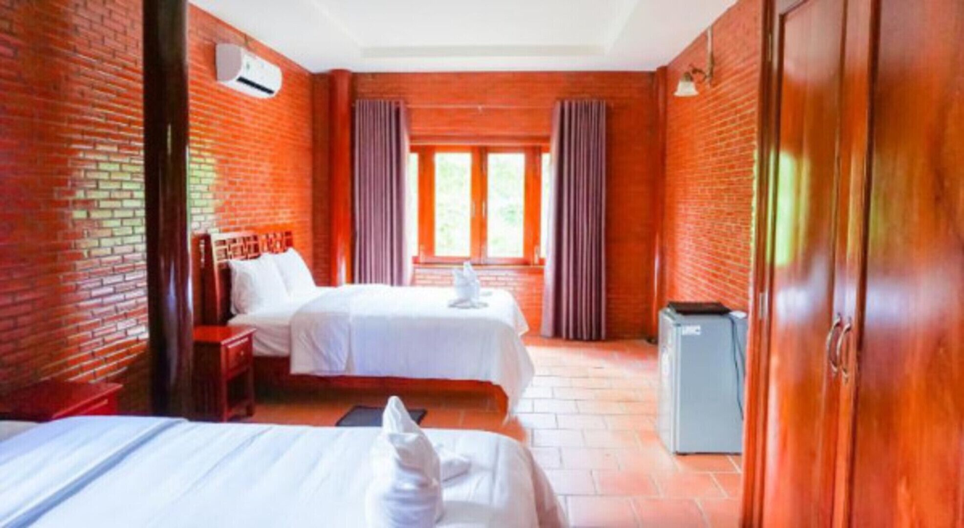 Superior Shared Dormitory, Garden View | Individually decorated, individually furnished, desk, soundproofing
