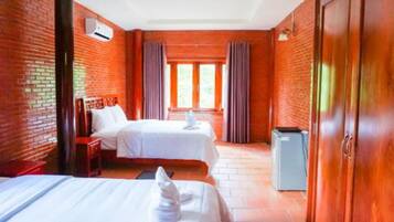 Superior Shared Dormitory, Garden View | Individually decorated, individually furnished, desk, soundproofing