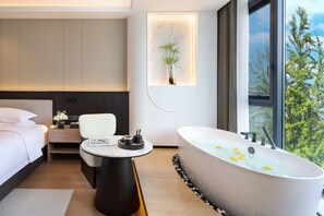 Romantic Double Room, Non Smoking, Pets Not Allowed | Bathroom | Free toiletries, hair dryer, slippers, towels