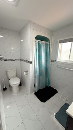 Towels, soap, shampoo, toilet paper