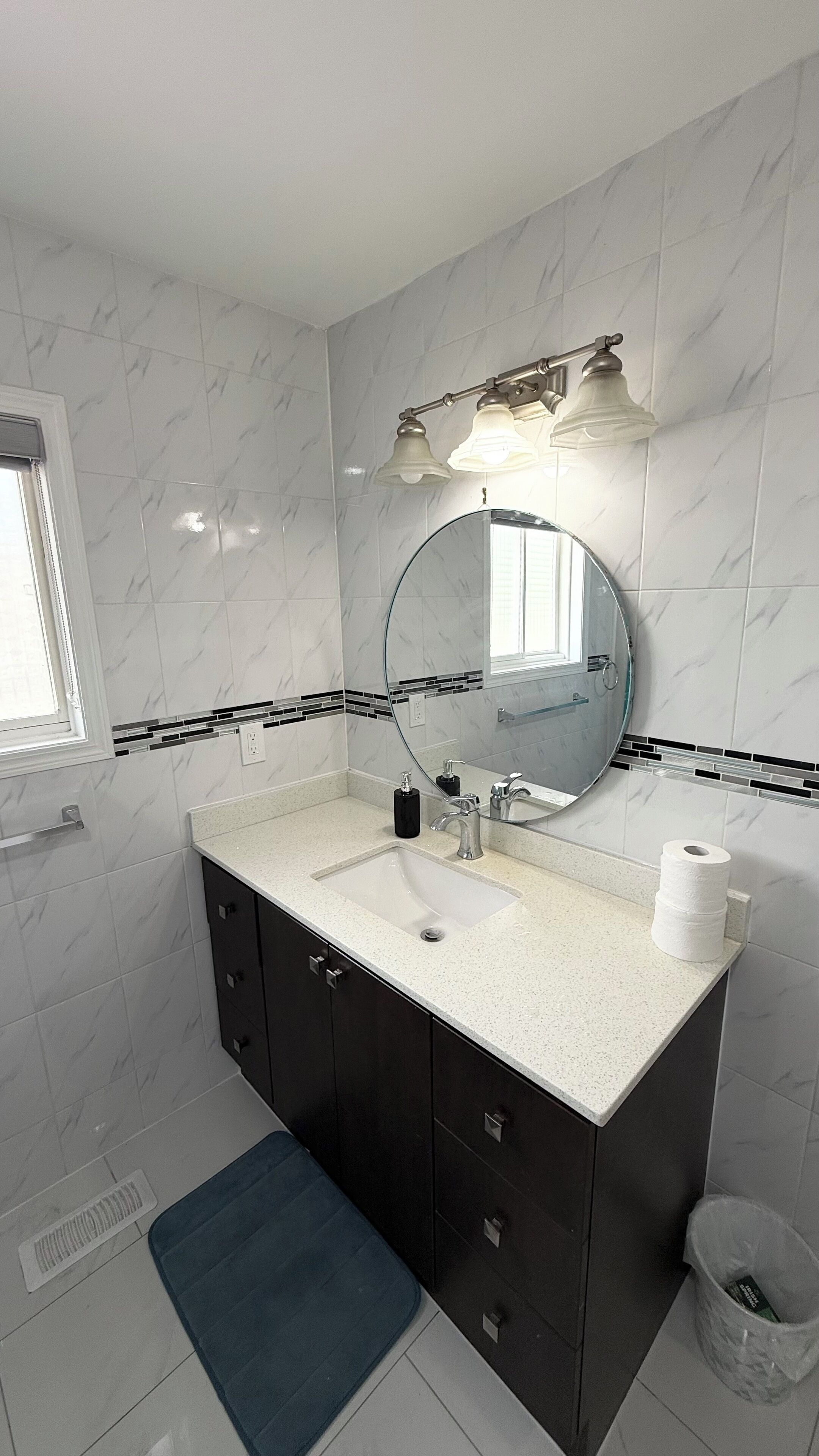 Towels, soap, shampoo, toilet paper