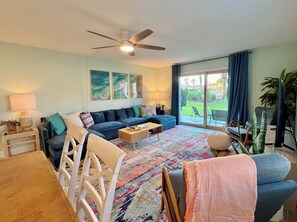 Smart TV, books - NEW Listing! Nights of Lights HOLIDAY Deals! Newly Renovated End Unit Townhome!! (St. Augustine)