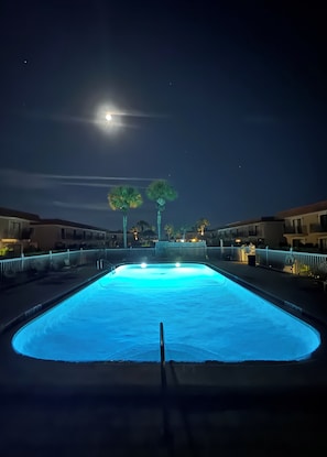 Piscine extérieure, piscine chauffée