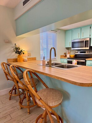 Fridge, microwave, oven, stovetop - NEW Listing! Nights of Lights HOLIDAY Deals! Newly Renovated End Unit Townhome!! (St. Augustine)