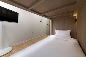 Habitación superior con 2 camas individuales | Escritorio y wifi gratis