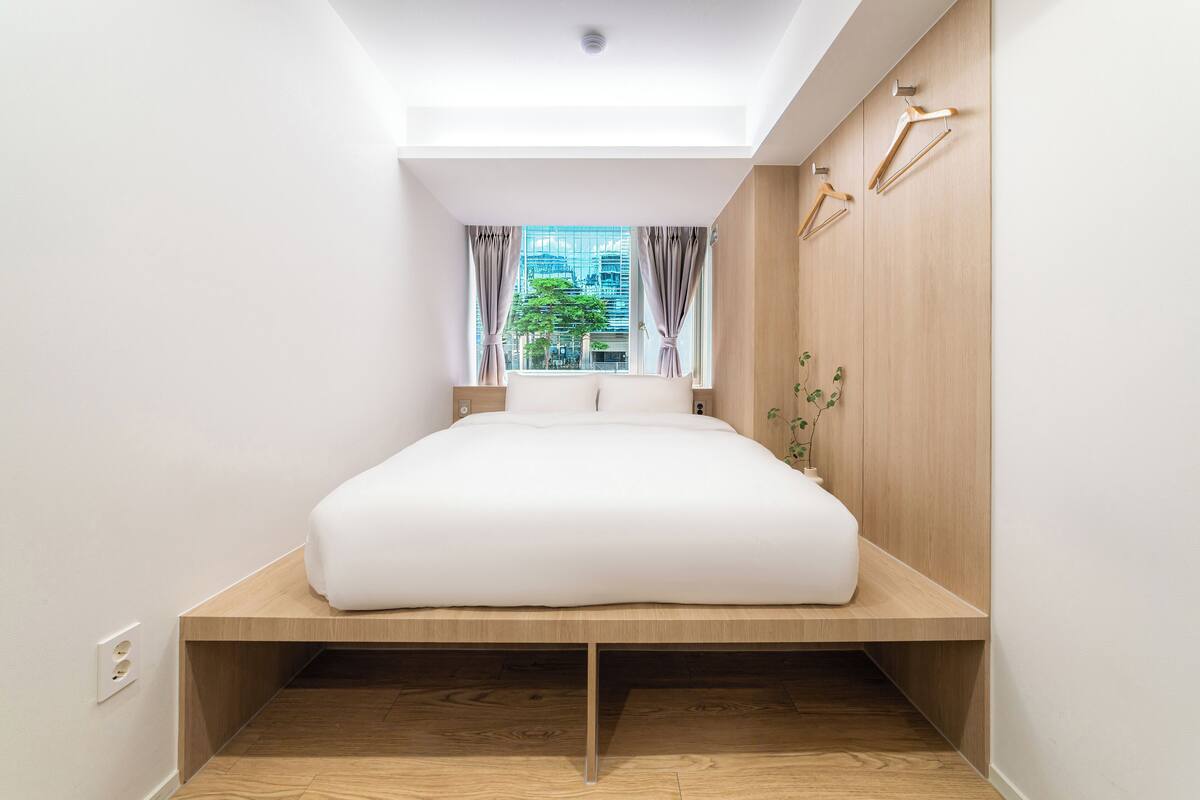 Habitación doble superior | Ropa de cama de alta calidad, escritorio, wifi gratis y ropa de cama