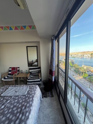 1 bedroom, WiFi - NubaNest 1BR- Apartment with Nile View (Aswan Governorate)