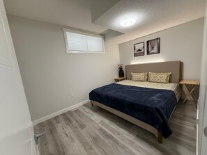 2 عدّة غرف نوم وخزنة داخل الغرفة ومكواة/لوح كي وواي فاي مجانًا