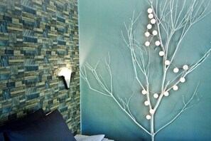 Chambre Deluxe double, 1 trĂšs grand lit, climatisation, vue sur le jardin | Coffre-fort, accĂšs au Wi-Fi (inclus)
