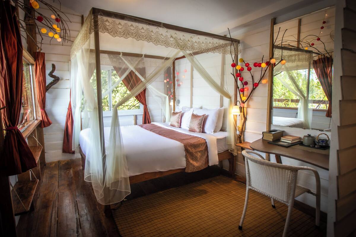 Panoramic Double Room, 1 King Bed, Air conditioning, River View | In-room safe, WiFi (free)