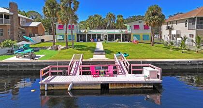 Room-the Mermaid on the Cotee River