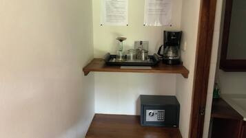 Standard Twin Room, Garden View | In-room safe, blackout drapes, free WiFi