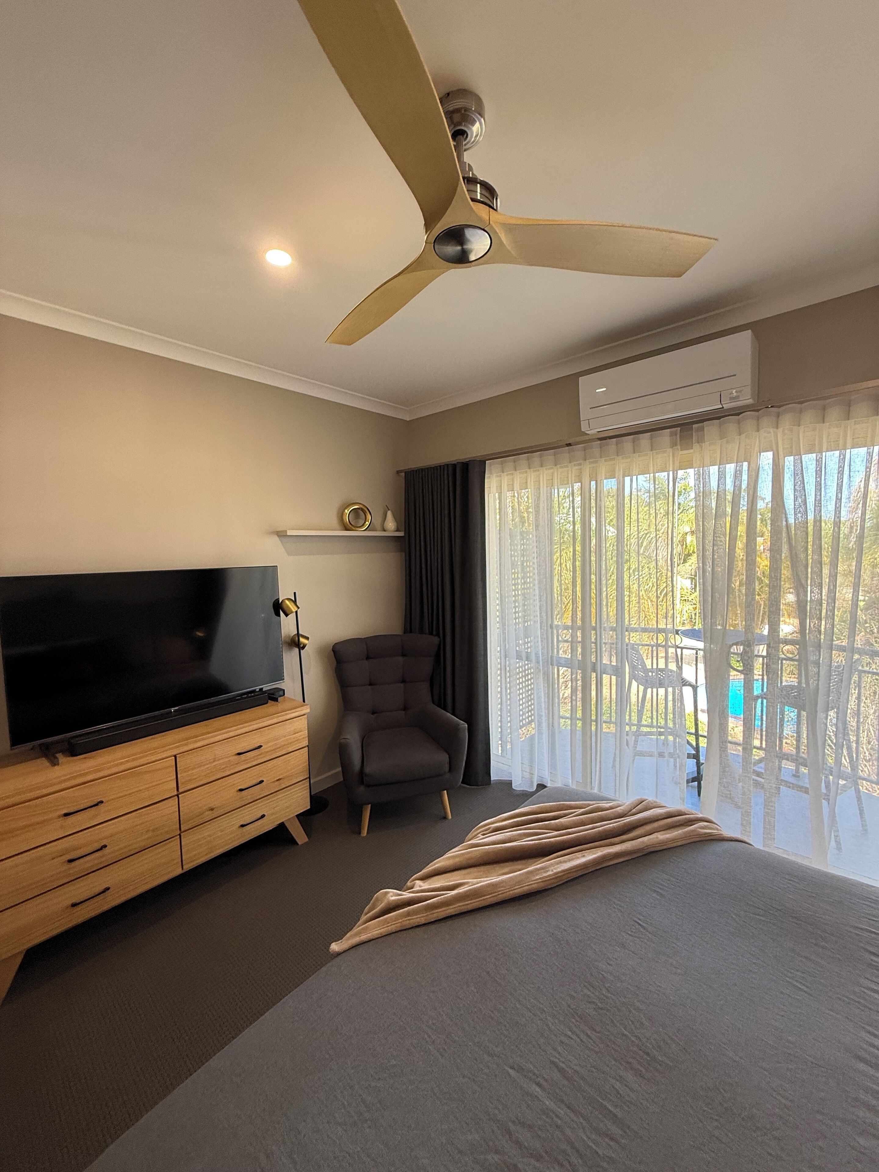 2 dormitorios, tabla de planchar con plancha, wifi y ropa de cama