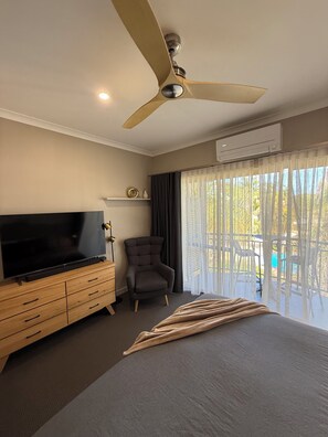 2 chambres, fer et planche à repasser, Wi-Fi, draps fournis