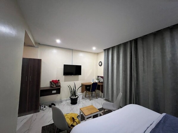 Executive Double Room | Free WiFi