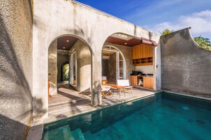 Two Bedrooms Private Pool Villa | Vistas al agua