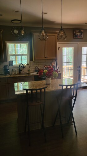 Private Home Catawba SC 4 bedrooms 2 bathrooms near the Lake, River, Carowinds.