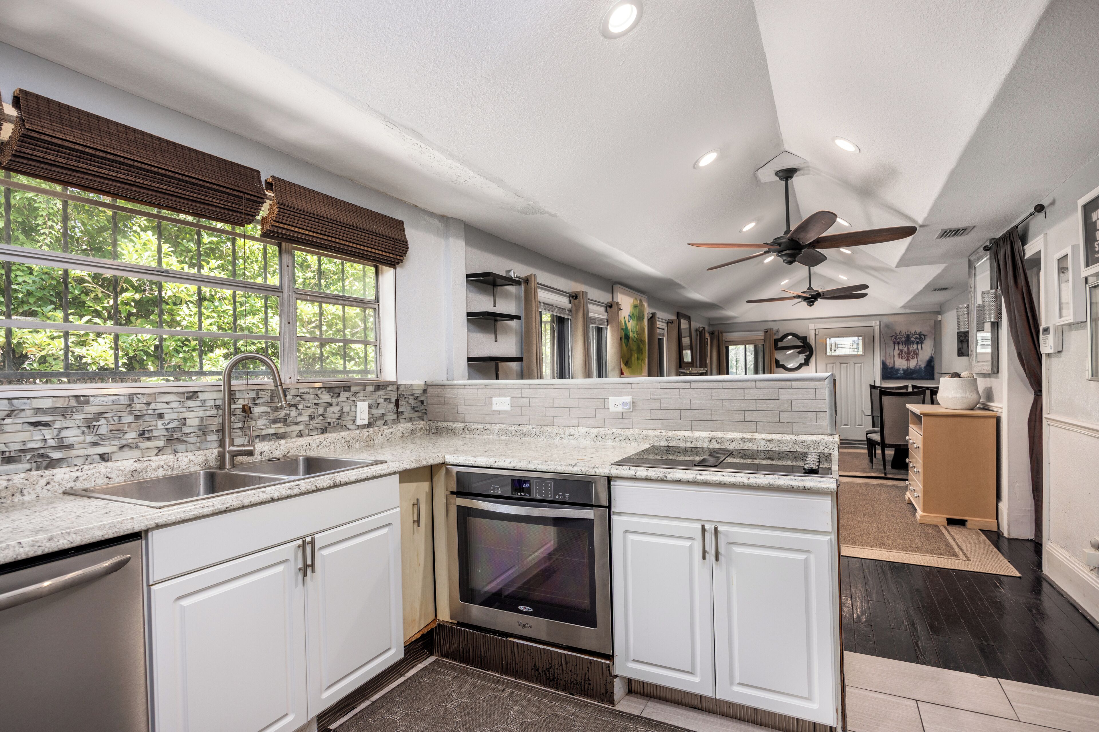 Oven, stovetop, dishwasher