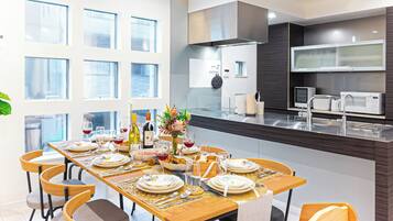 Villa - 4 soveværelser - køkken | Spisning på værelset