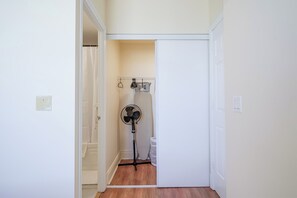 Interior - Luxury 2Bedroom 2Bathroom Penthouse by Square One YYZToronto Airport 1 free pkng (Mississauga)