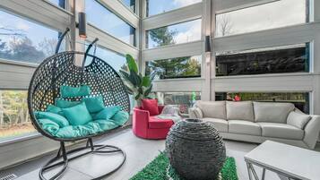 Smart-tv en een open haard