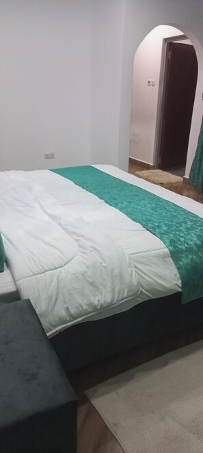Bungalow familiar, vista al jardín | Decoración personalizada, muebles diferentes y wifi gratis