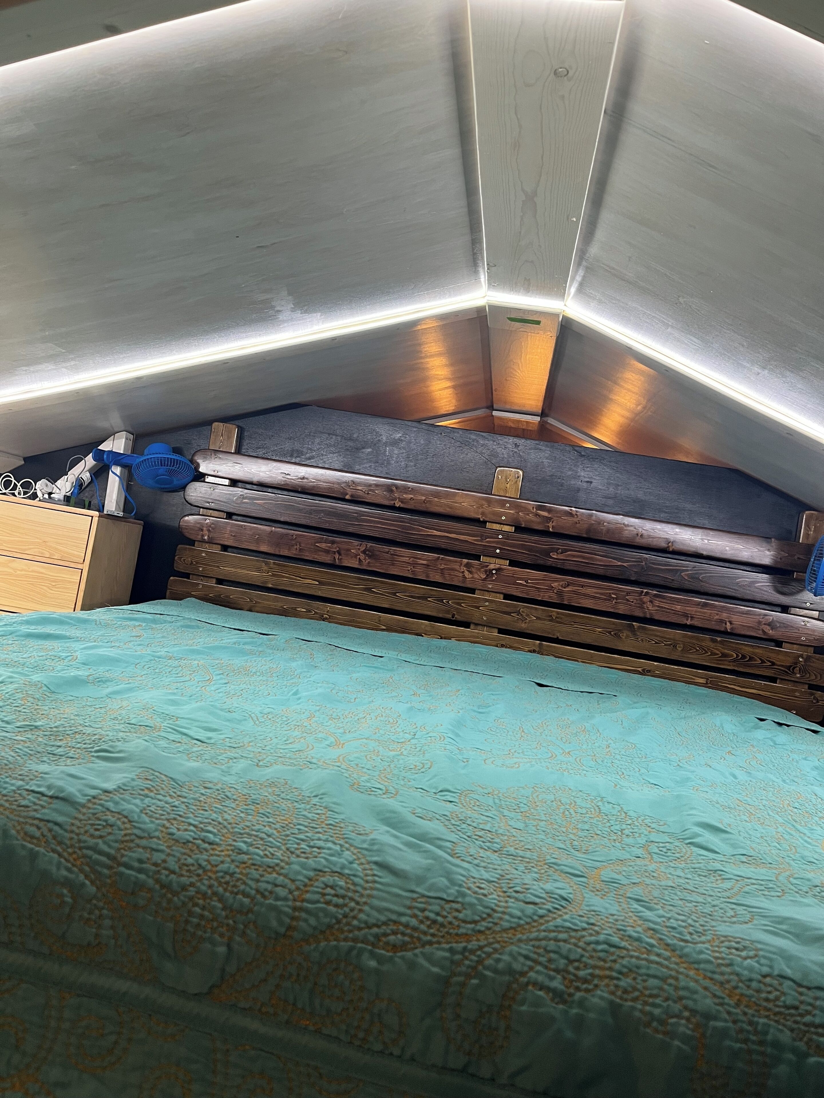 2 bedrooms, desk, free WiFi, bed sheets