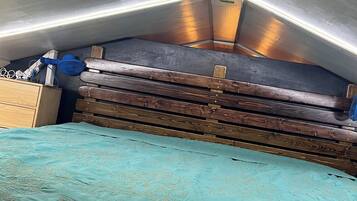 2 bedrooms, desk, free WiFi, bed sheets