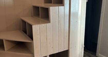 Rest-Relax-Reconnect-Renew in beautiful, serene, wooded, gated Lake Martin Cabin