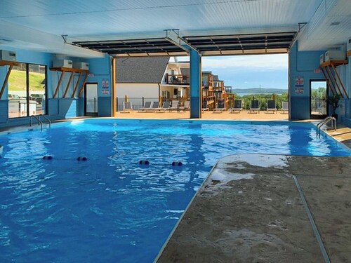 7-Bedroom | Private SPA | Indoor & Outdoor Pool | Game Room | 2min Drive to Lake