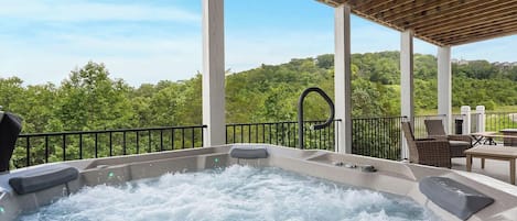 Tina de hidromasaje al aire libre