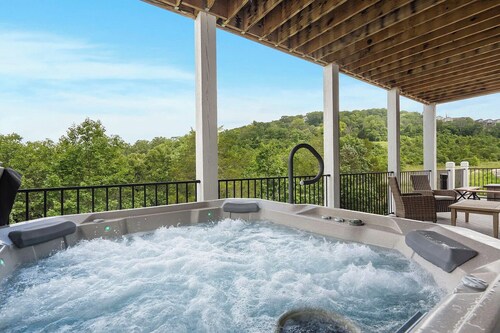 Something Extraordinary - The Branson Showstopper!