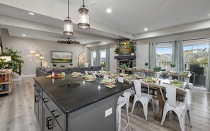 Dining - Something Extraordinary - The Branson Showstopper! (Branson)