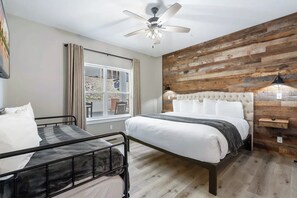 7 عدّة غرف نوم ومكواة/لوح كي وسرير سفر وواي فاي مجانًا