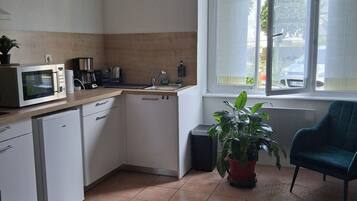 Microwave, stovetop