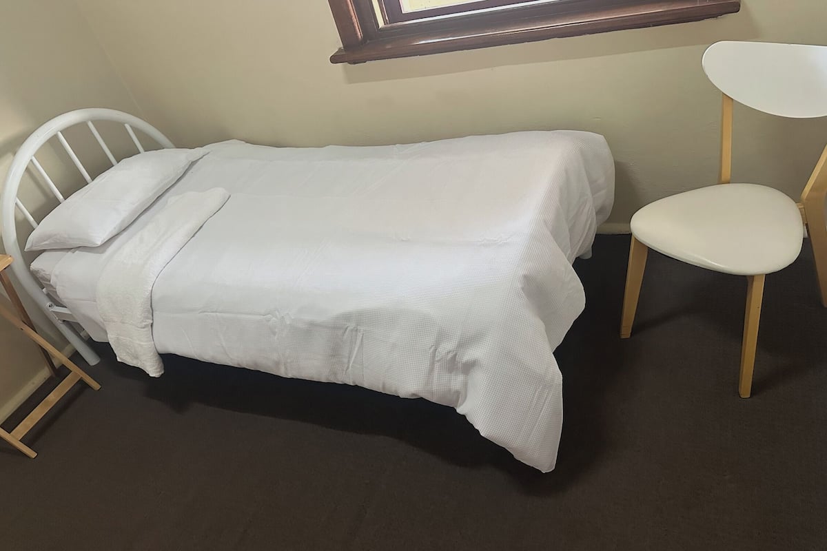 Kamar Single Basic, pemandangan kota