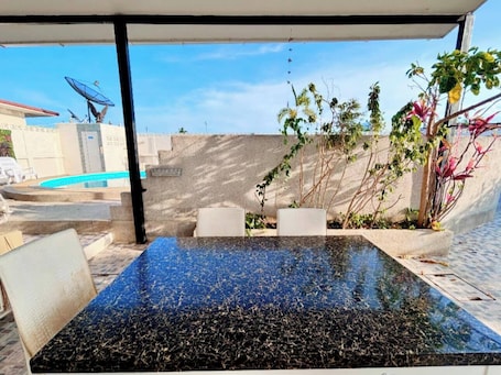 Laptop workspace, free WiFi