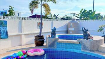 Familiehus - hawaiiansk terrasse - udsigt til pool | Arbejdsområde til bærbare computere, gratis Wi-Fi