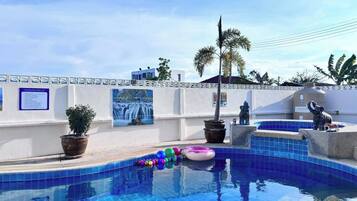 Familiehus - hawaiiansk terrasse - udsigt til pool | Arbejdsområde til bærbare computere, gratis Wi-Fi