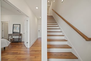 Interior - Luxury 3BR/4BA townhome with 2 Car Garage in Nashville and close to the Airport. (Nashville)