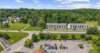 Luxury family retreat house in Nashville and close to Airport