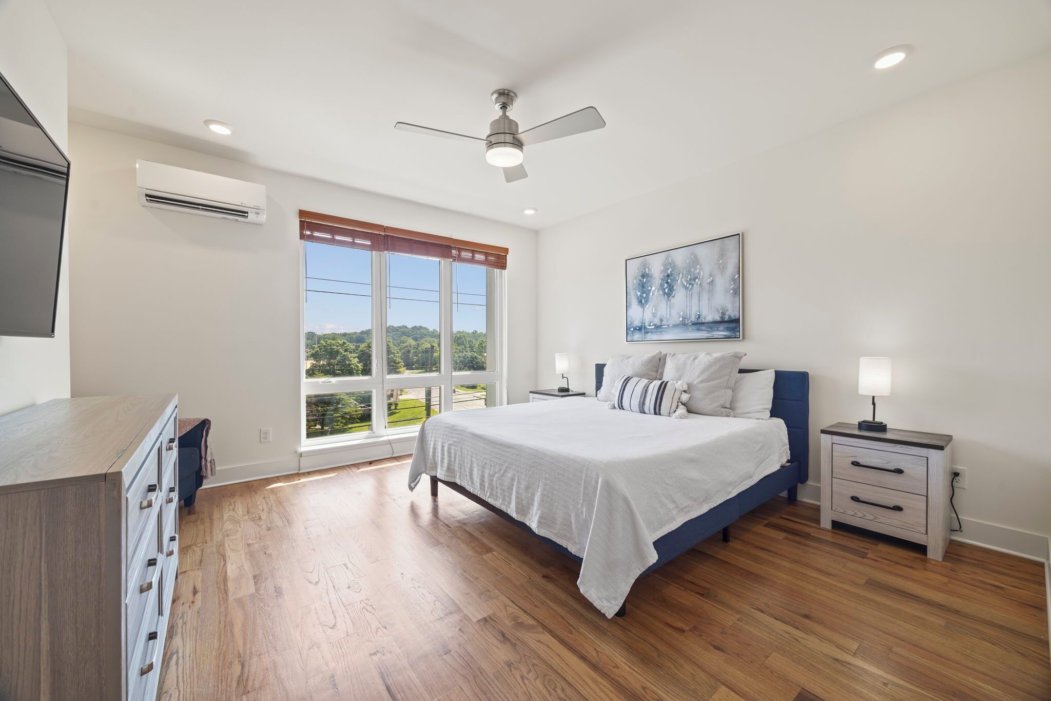 3 bedrooms, iron/ironing board, travel crib, free WiFi