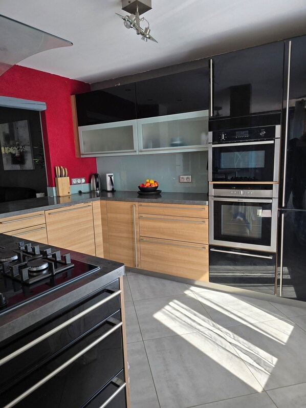 Microwave, oven, stovetop, dishwasher