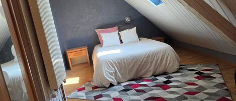3 bedrooms, WiFi, bed sheets