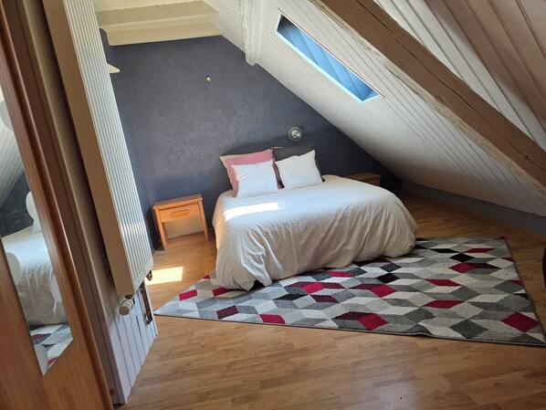 3 bedrooms, WiFi, bed sheets