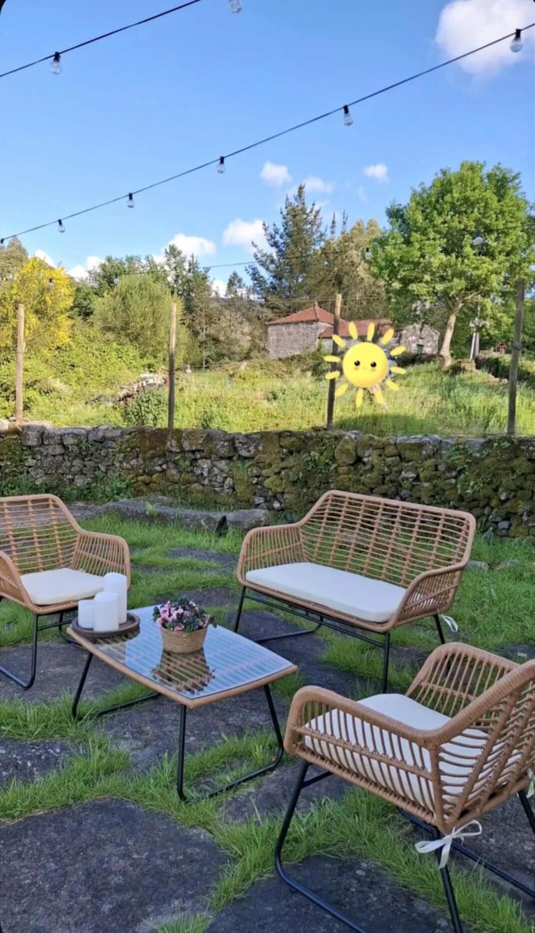 House, 2 Bedrooms, Patio, Garden View | Living area | Books