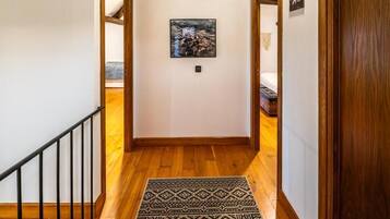 House, 2 Bedrooms, Patio, Garden View | Interior