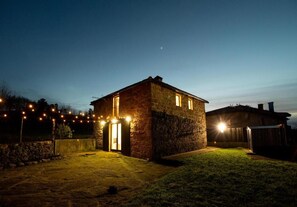 House, 2 Bedrooms, Patio, Garden View | Front of property - Vive una Escapada Rural con Alma, Cerca de Todo y Lejos del Ruido (Cerdedo-Cotobade)