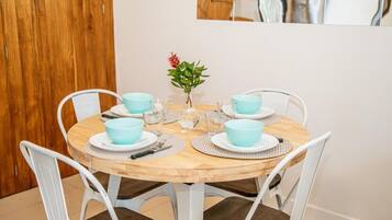 House, 2 Bedrooms, Patio, Garden View | Dining room